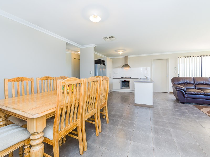 1 Chertsey Way, Wellard WA 6170