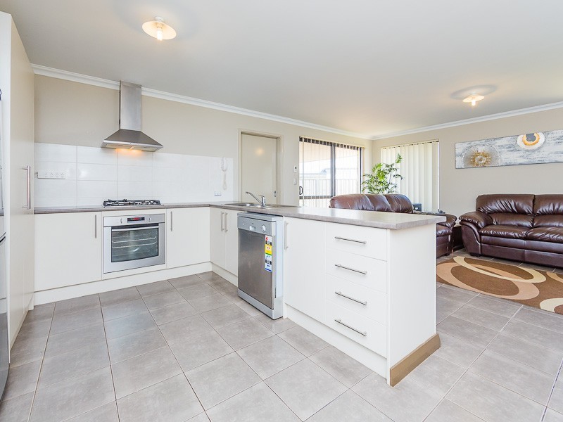 1 Chertsey Way, Wellard WA 6170