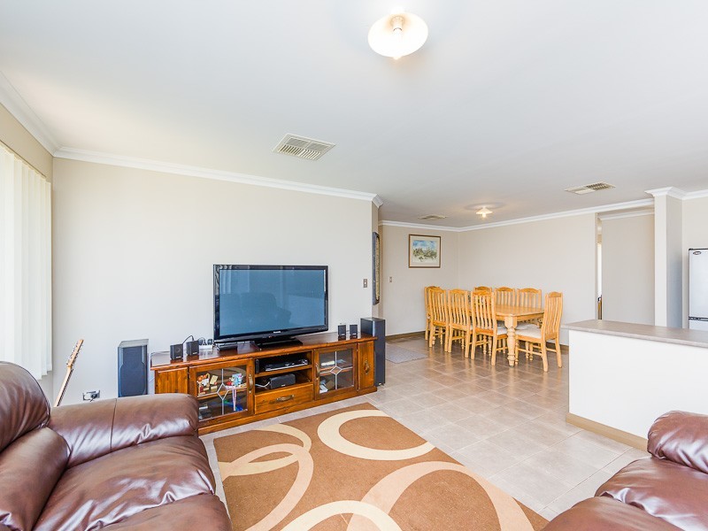 1 Chertsey Way, Wellard WA 6170