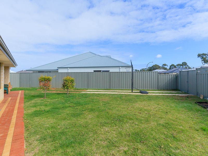 1 Chertsey Way, Wellard WA 6170