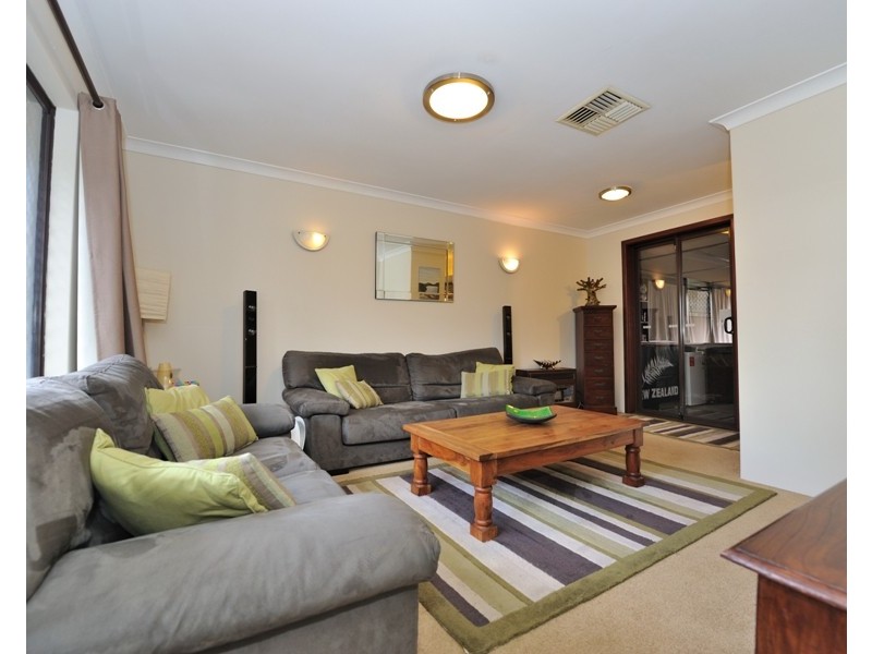 61 Mason Court, South Lake WA 6164