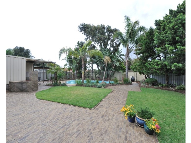 61 Mason Court, South Lake WA 6164