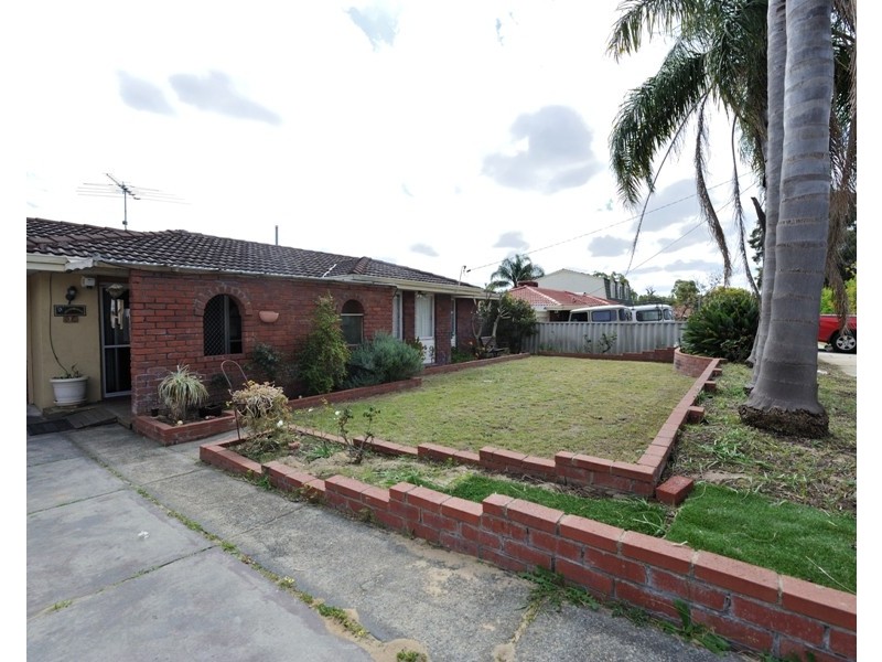 11 Shortland Way, Girrawheen WA 6064