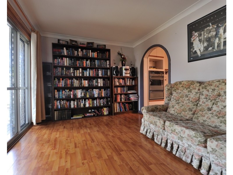 11 Shortland Way, Girrawheen WA 6064