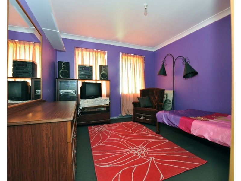 11 Shortland Way, Girrawheen WA 6064