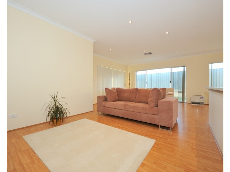 9 Westport Link, Leda WA 6170