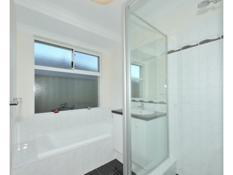 9 Westport Link, Leda WA 6170