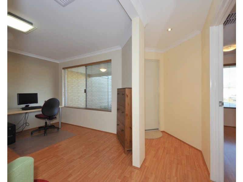 9 Westport Link, Leda WA 6170