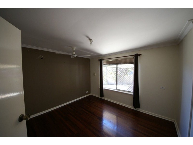 15 Mulligan Way, Orelia WA 6167