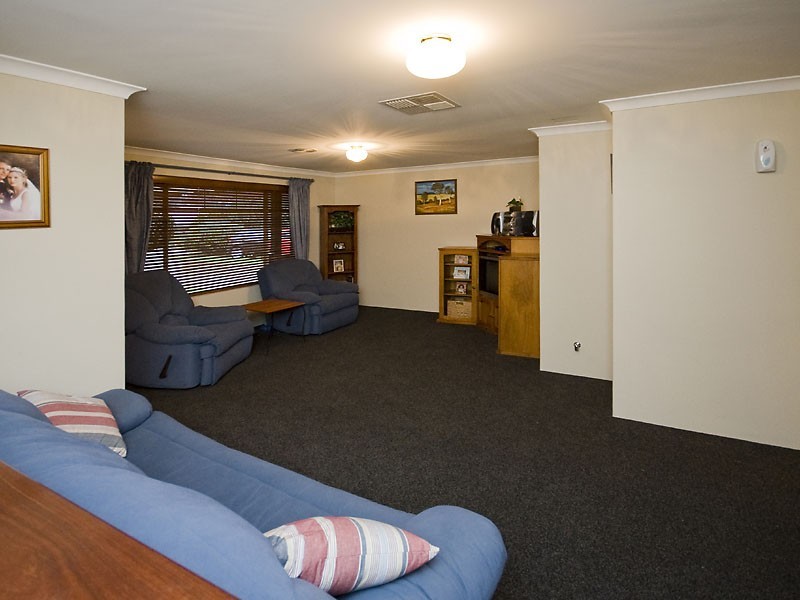 2 Cobbler Court, Wellard WA 6170