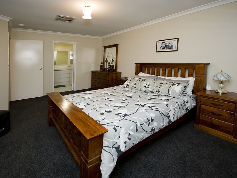 2 Cobbler Court, Wellard WA 6170