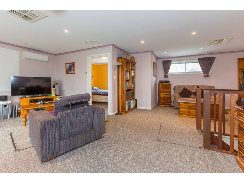 18 Goldsmith Drive, Wellard WA 6170