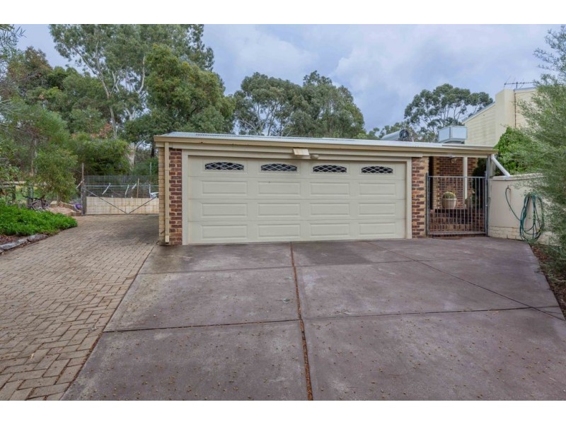 18 Goldsmith Drive, Wellard WA 6170