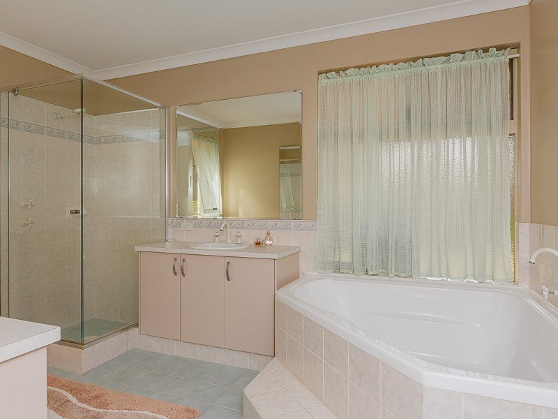 2 Ironmonger Court, Wellard WA 6170