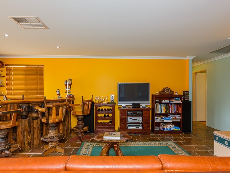 2 Ironmonger Court, Wellard WA 6170