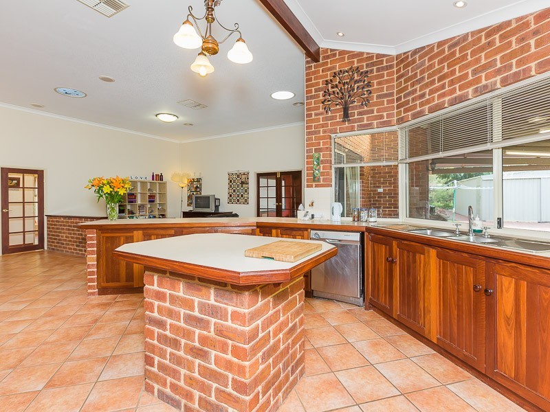 15 Shipwright Avenue, Wellard WA 6170
