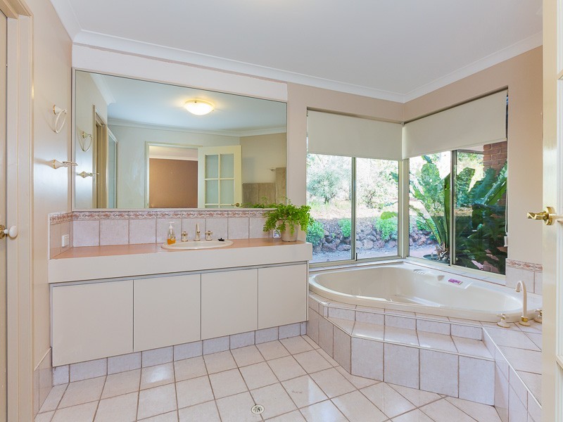 15 Shipwright Avenue, Wellard WA 6170