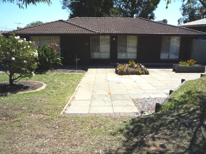 8 Gamblin Way, Parmelia WA 6167
