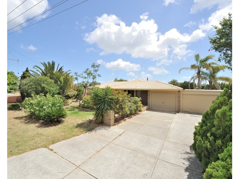 15 Varris Way, Orelia WA 6167