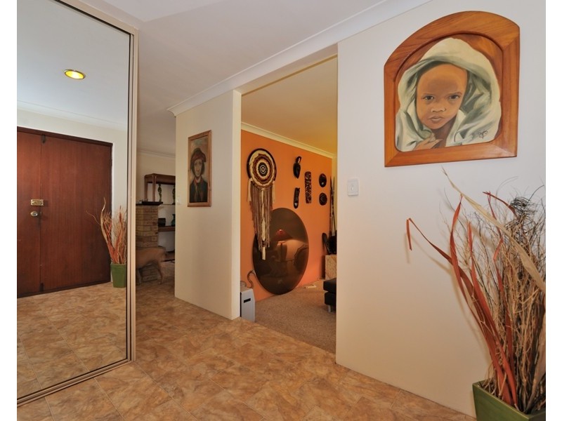 15 Varris Way, Orelia WA 6167