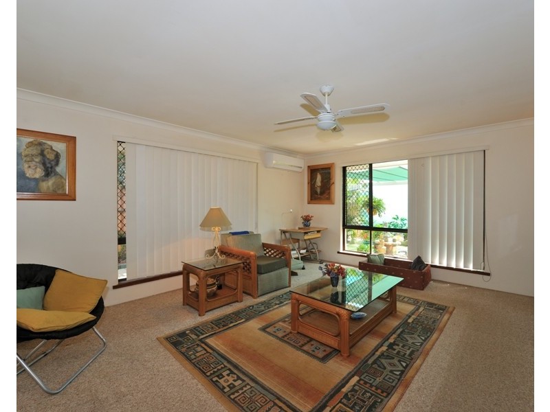 15 Varris Way, Orelia WA 6167