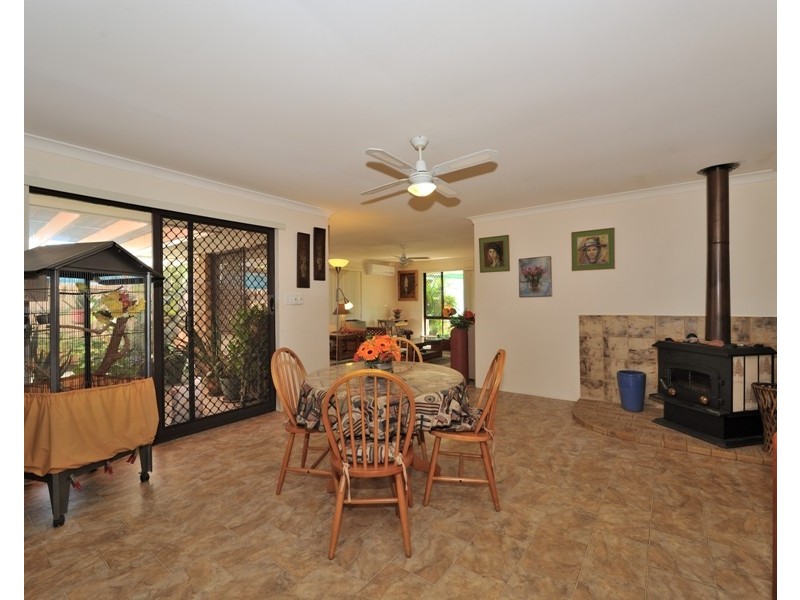 15 Varris Way, Orelia WA 6167