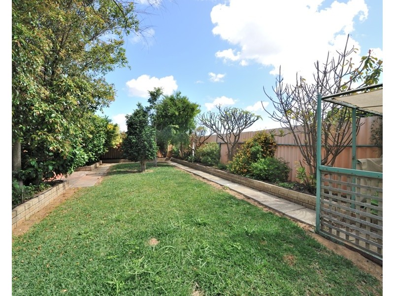 15 Varris Way, Orelia WA 6167