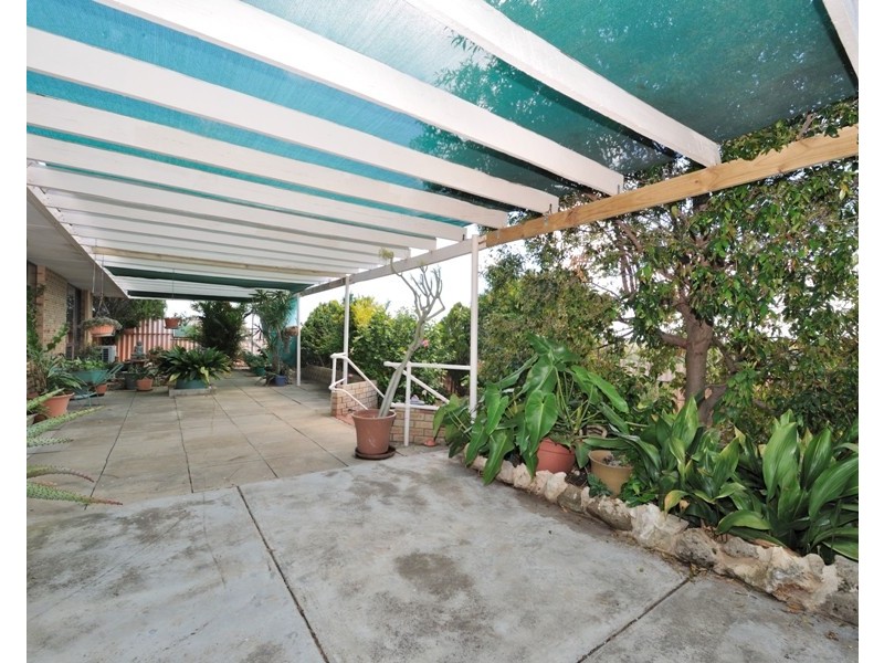 15 Varris Way, Orelia WA 6167