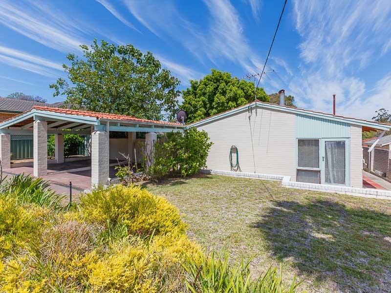 33 Calista Avenue, Calista WA 6167