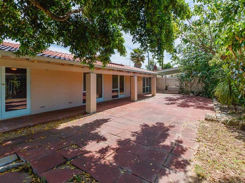 33 Calista Avenue, Calista WA 6167
