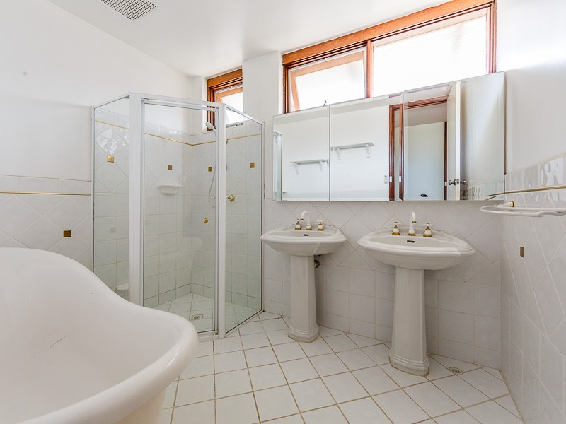 33 Calista Avenue, Calista WA 6167