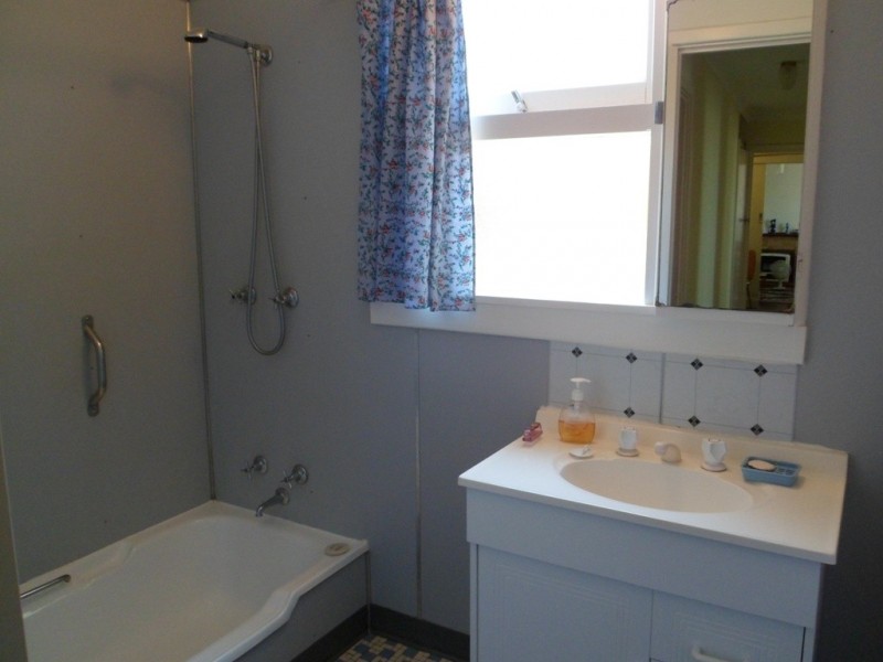 94 Orelia Avenue, Orelia WA 6167