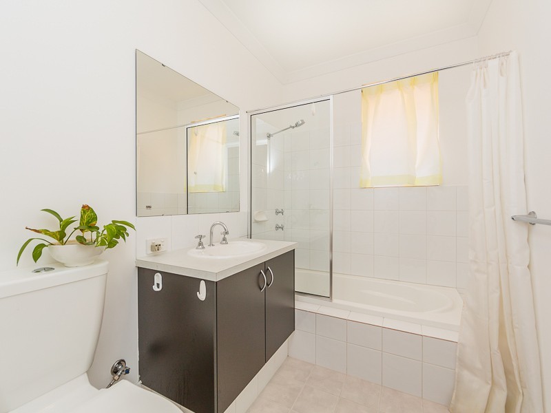 8 Highbridge Way, Leda WA 6170