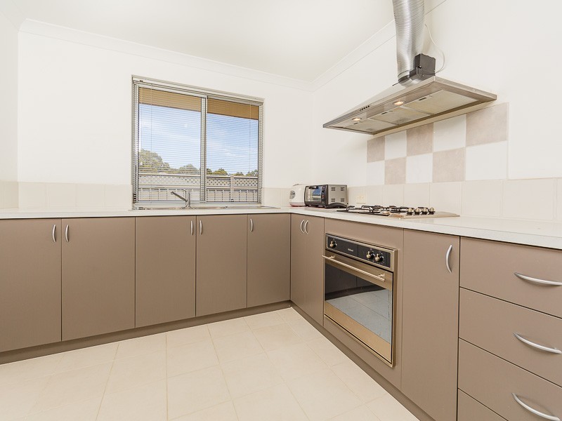 8 Highbridge Way, Leda WA 6170