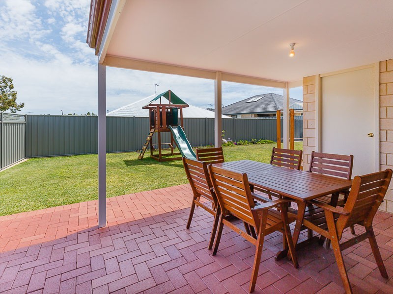 8 Highbridge Way, Leda WA 6170