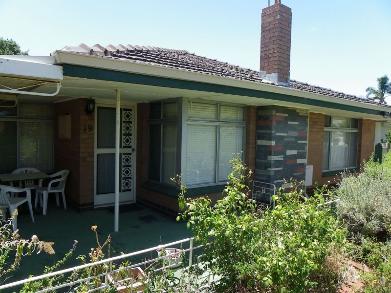 19 Edmund Way, Calista WA 6167