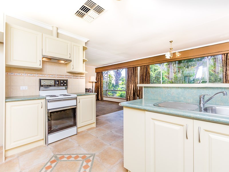 28 Brookes Way, Calista WA 6167