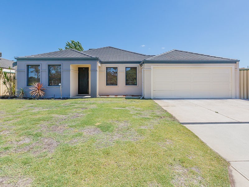 4 Daniels Place, Bertram WA 6167