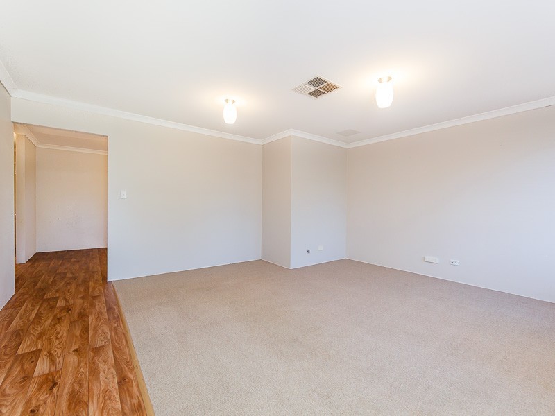 4 Daniels Place, Bertram WA 6167