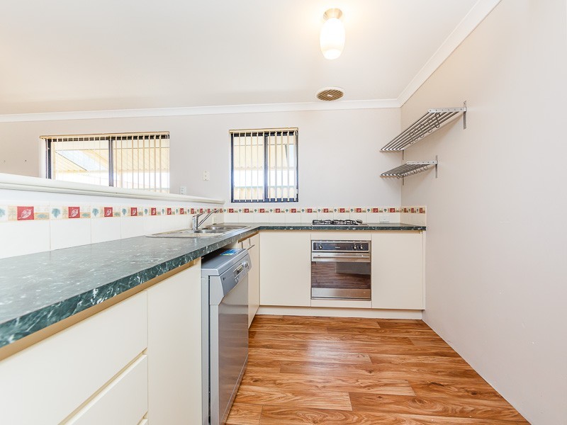 4 Daniels Place, Bertram WA 6167