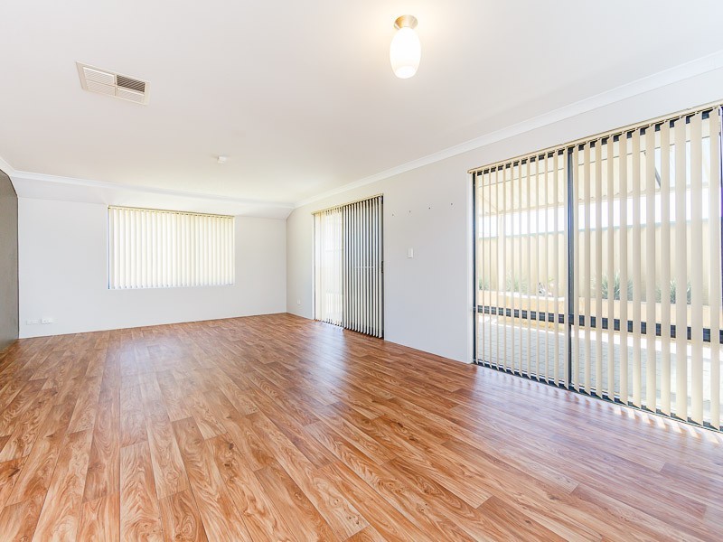 4 Daniels Place, Bertram WA 6167