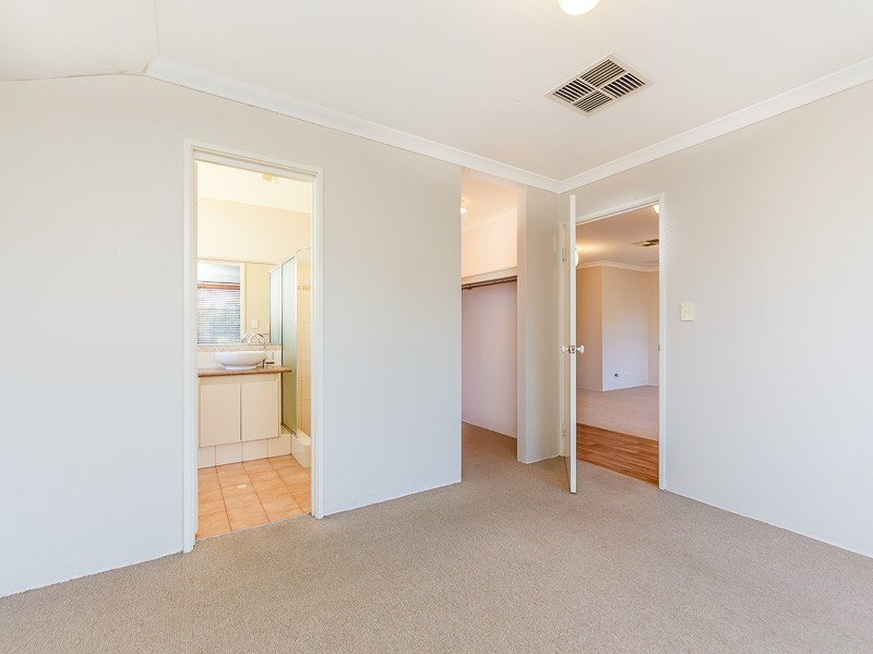 4 Daniels Place, Bertram WA 6167