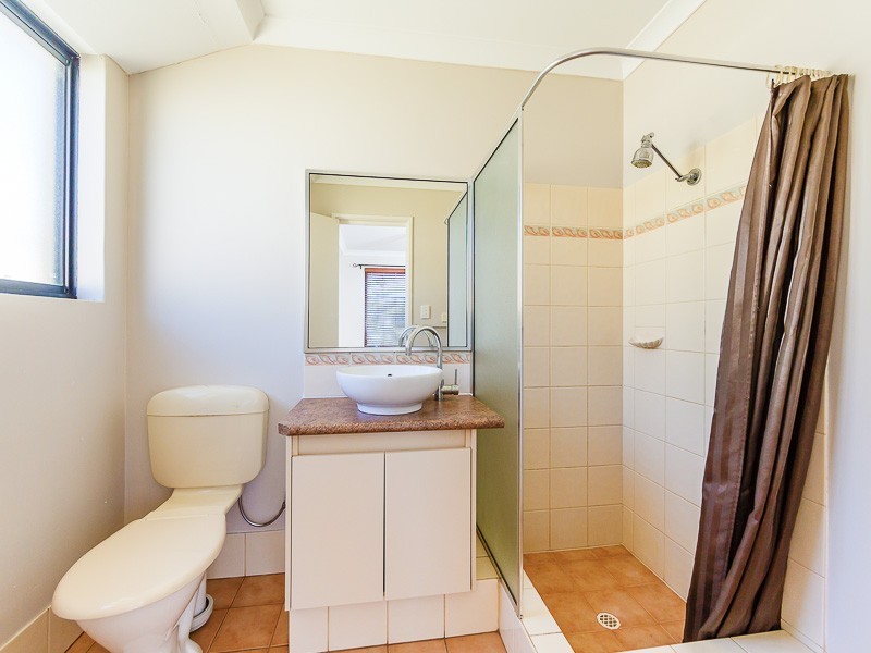 4 Daniels Place, Bertram WA 6167