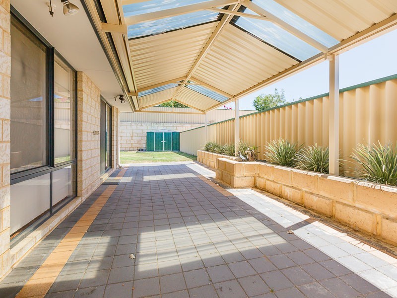 4 Daniels Place, Bertram WA 6167