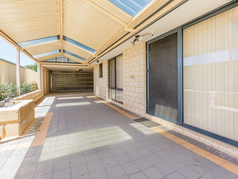 4 Daniels Place, Bertram WA 6167