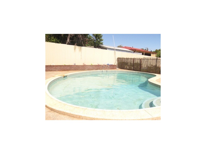 28 Tanson Road, Parmelia WA 6167