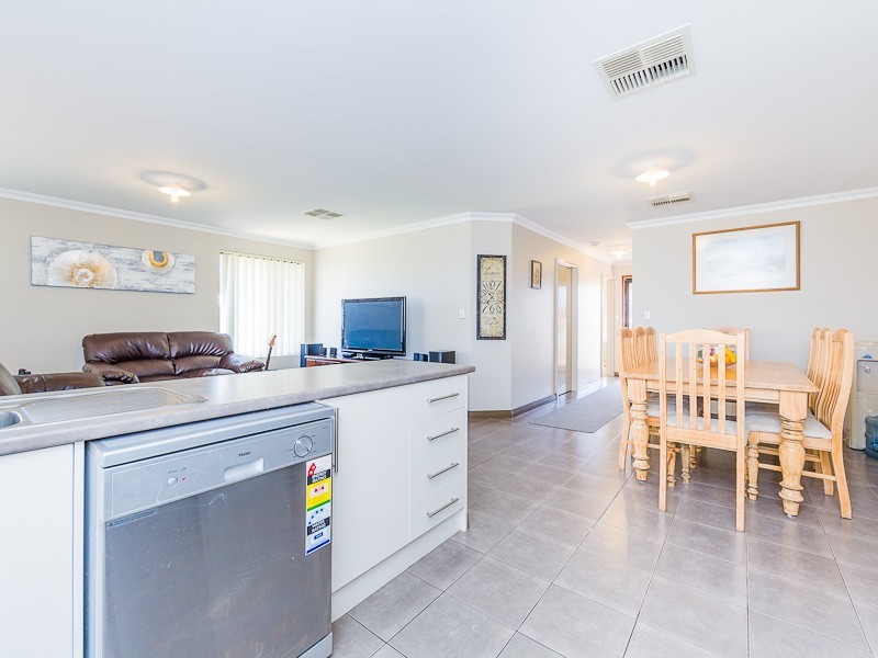 1 Chertsey Way, Wellard WA 6170