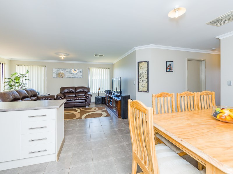 1 Chertsey Way, Wellard WA 6170