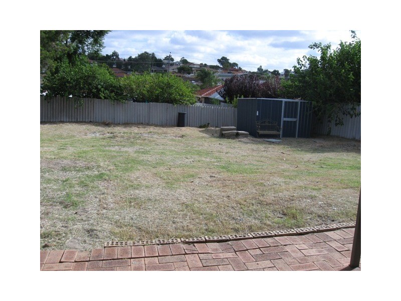 12 Morrit Way, Parmelia WA 6167