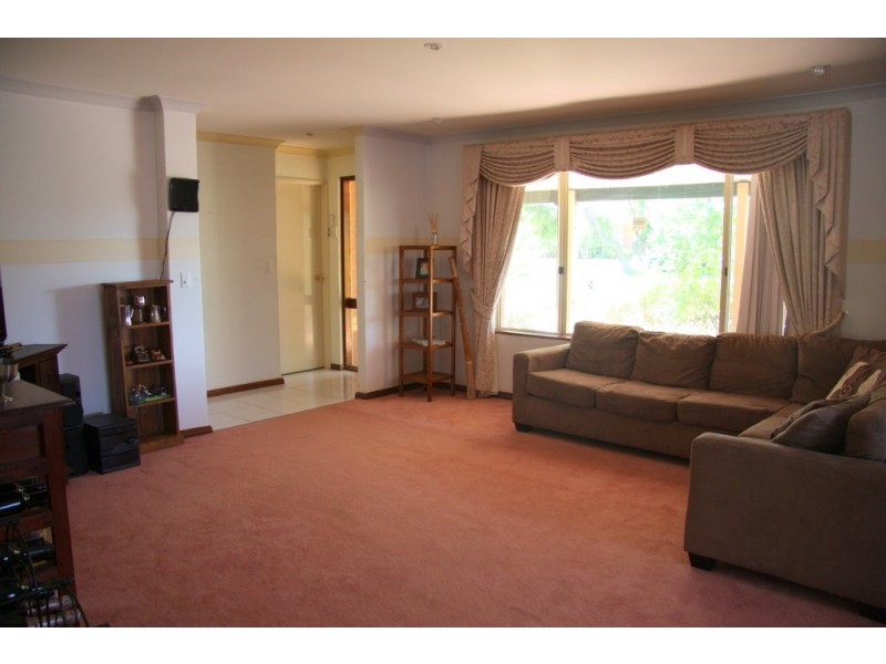 11 Pavonia Heights, South Lake WA 6164